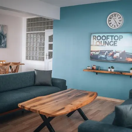 Cozy, Spacious, Location In Besiktas איסטמבול