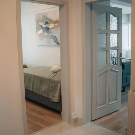 דירה Cozy, Spacious, Location In Besiktas *